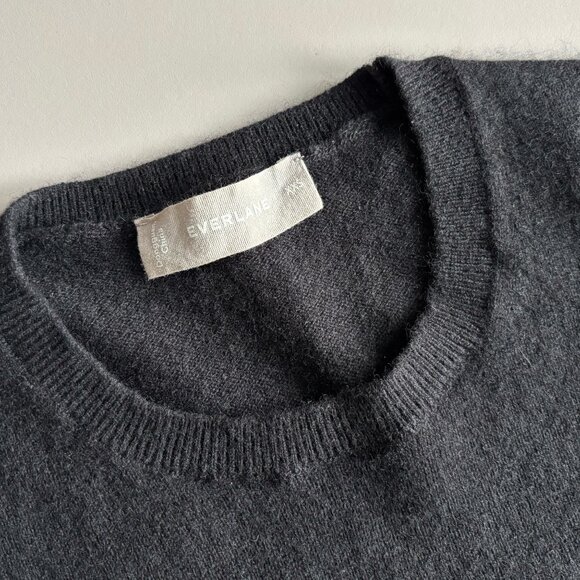 Everlane Classic Cashmere Crew Sweater in Black, sz XXS - Picture 4 of 9